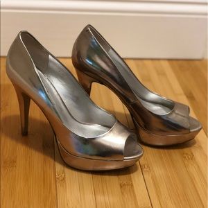 Guess Platform Pumps